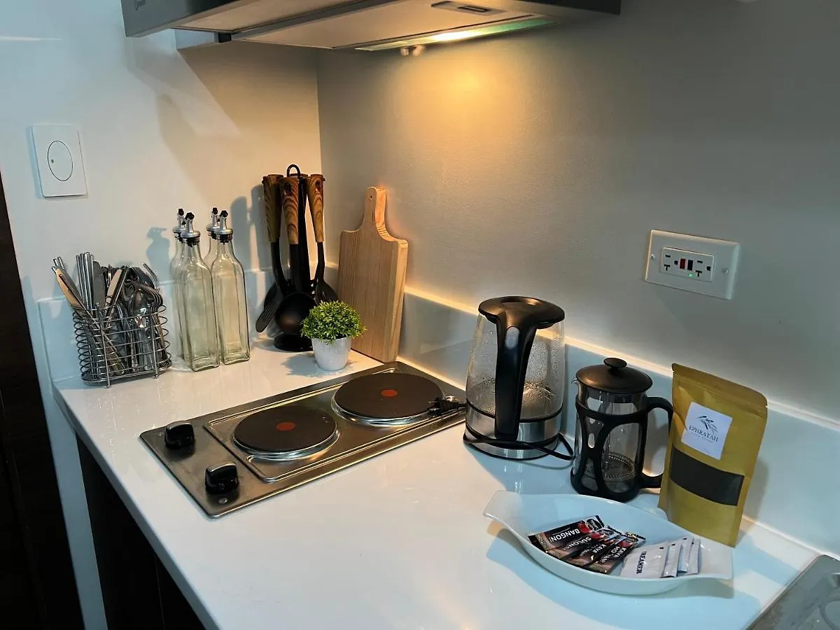 Air Residence Makati Манила