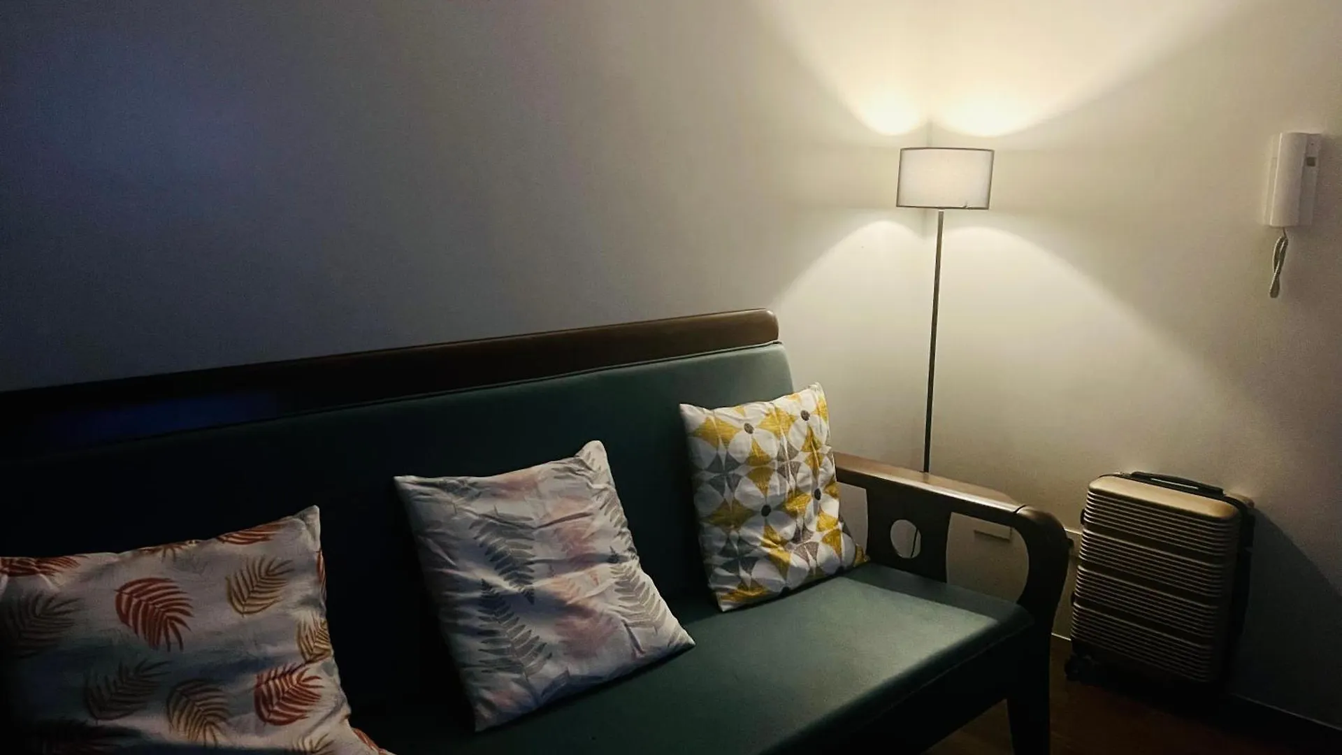 Air Residence Makati Манила 0*,  Филиппины